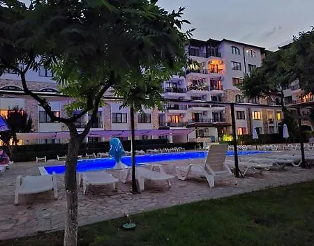 Holiday Apartment *