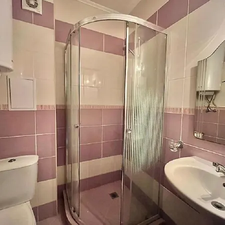 Holiday Apartment דירה *